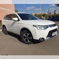 Mitsubishi Outlander 2.0 CVT, 2014, 144 000 км, с пробегом, цена 1 590 000 руб.