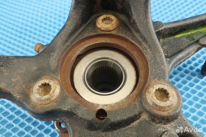 Кулак поворотный передний левый Golf 6 1K0407255T