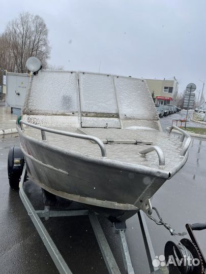 Лодка Аллюр 43 с мотором yamaha 40 (2 тактный)