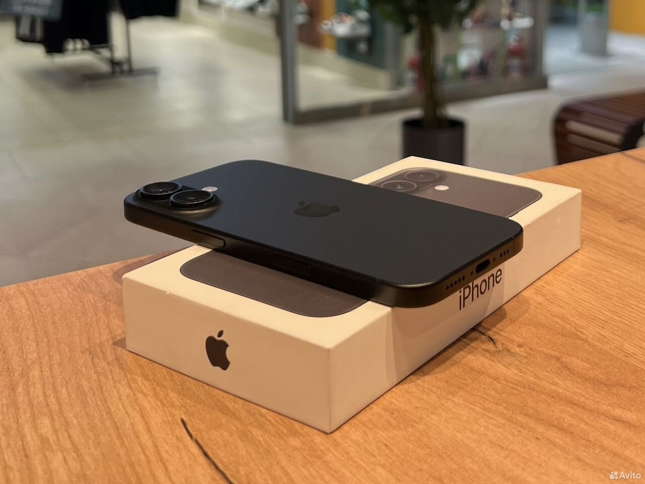 iPhone 16, 128 ГБ, SIM + eSIM