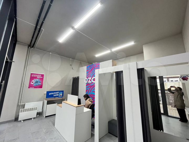 Торговая площадь на красной линии, 30.4 м²