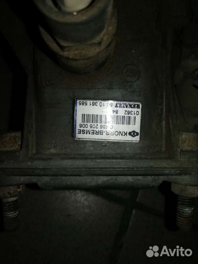 Кран управления тормозами Renault 5010361585