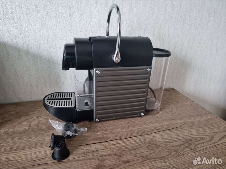 Кофемашина Nespresso Pixie C60, капсульная, титан