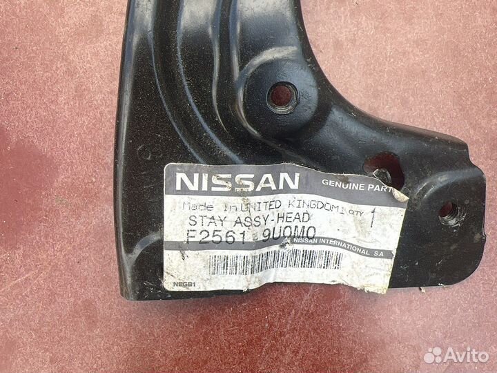 Кронштейн крепление фары Nissan note E11