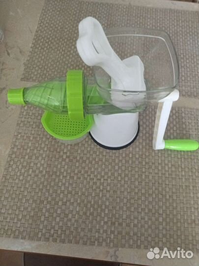 Соковыжималка шнековая ручная