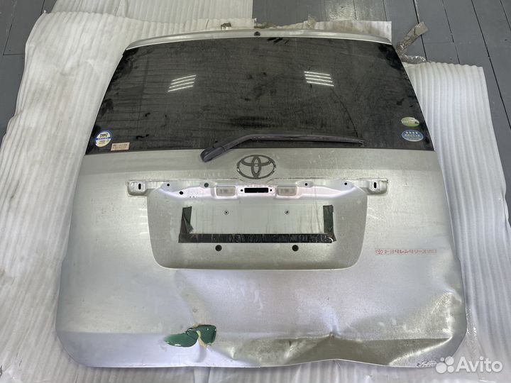 Дверь задняя/toyota-voxy/ZRR70G/ZRR70W/ZRR75G