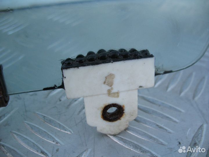 Стекло двери передней левой Chery Tiggo T11 2008г