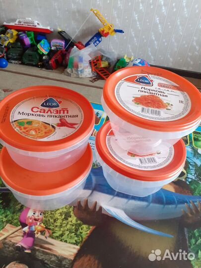 Пластиковые контейнеры, все в наличии