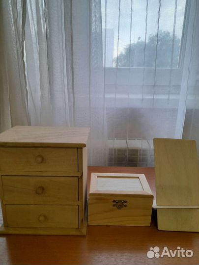 Деревянная шкатулка подставка для телефона