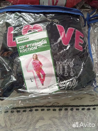Спортивный костюм женский 42-44 новый