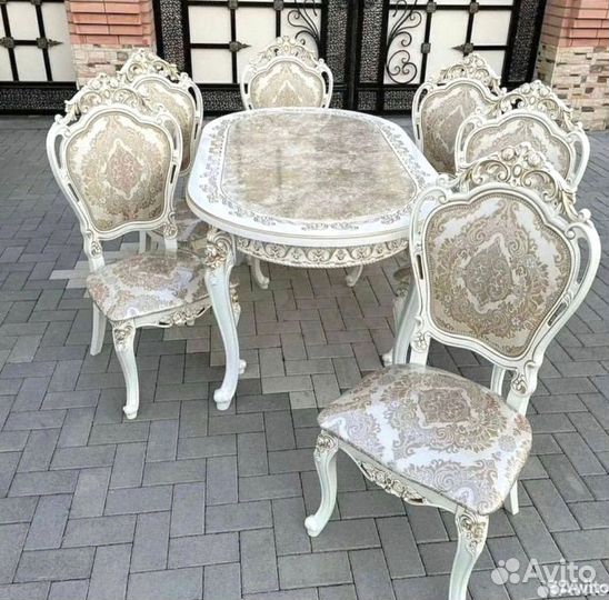 Столы и стулья