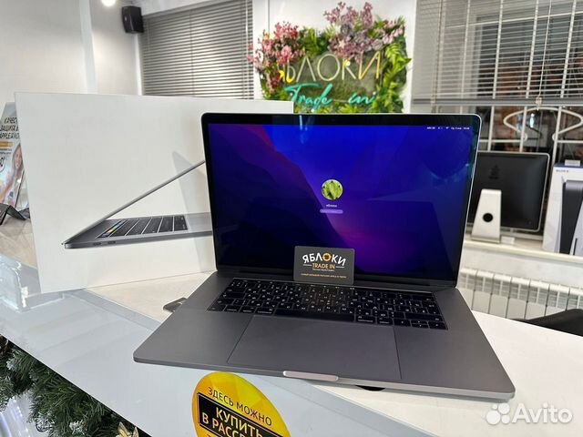 MacBook Pro 13 i5/8Gb/512SSD/Touch Bar Черный б/у