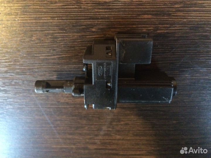 Концевик на педаль сцепления Ford Focus 3