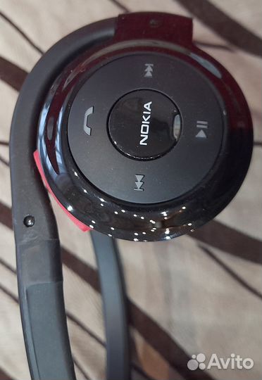 Беспроводные наушники Nokia