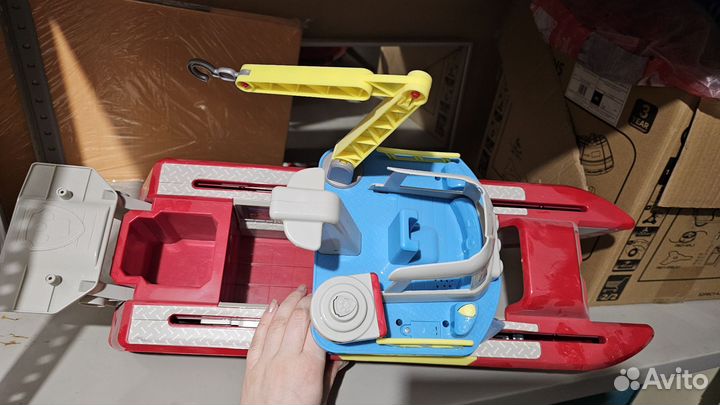 Огромный морской корабль