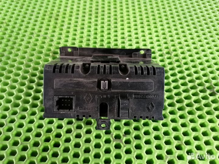 Часы Рено Лагуна 1