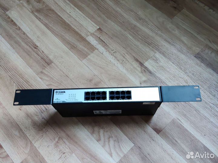 Коммутатор D-Link DES-1016D