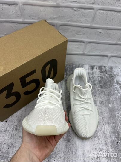 Кроссовки Adidas Yeezy Boost 350 v2 Triple White