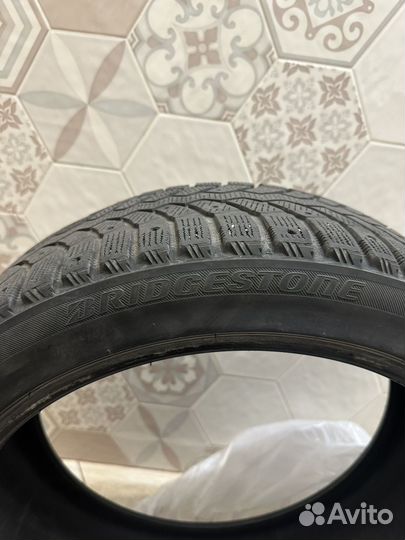 Bridgestone Blizzak Spike-01 225/45 R19