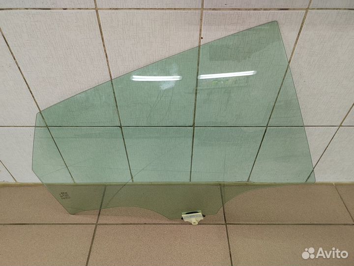 Стекло задней правой двери Kia K5 DL3