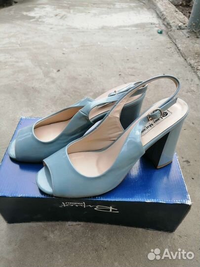 Босоножки женские 39 размер