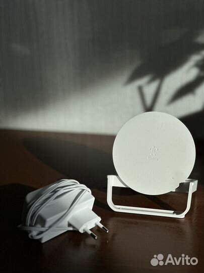 Беспроводная зарядка с динамиками Belkin AUF001