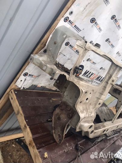 Передняя панель (телевизор) Hyundai Accent 2003