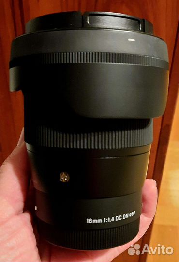 Объектив sigma 16 mm. f1.4 sony e