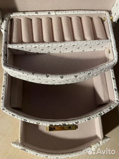 Шкатулка для украшений новая