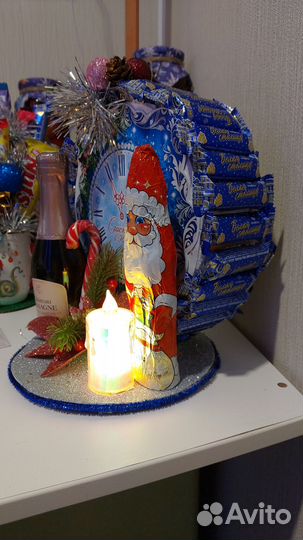 Новогодние часы сладкие