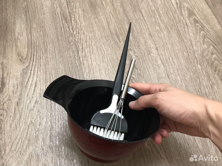 Миска, кисть, верчик для окрашивания волос