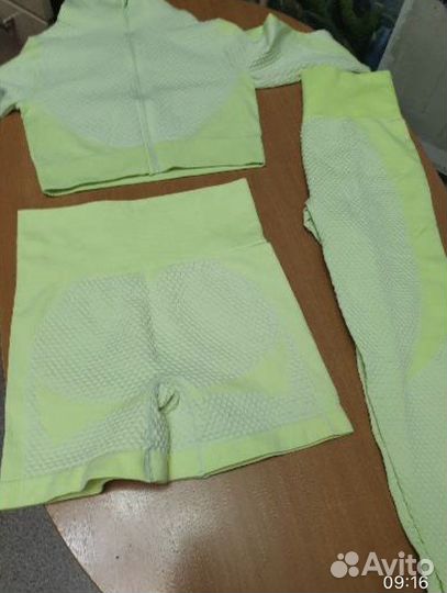 Бесшовный костюм для фитнеса (тройка)