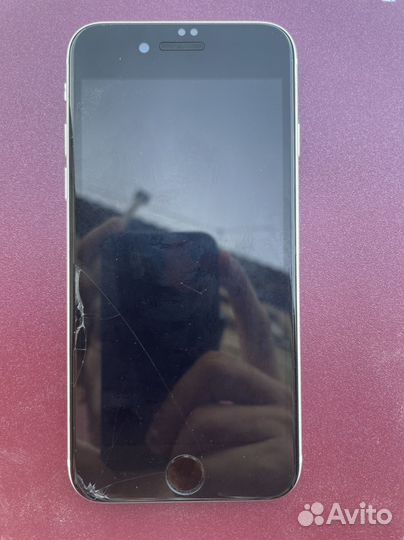 Телефон iPhone se 2020