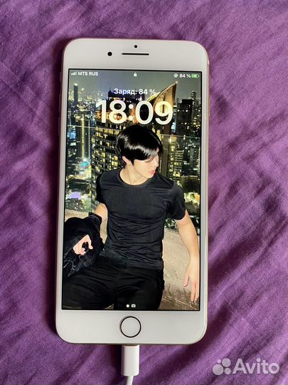 Телефон iPhone 8 plus