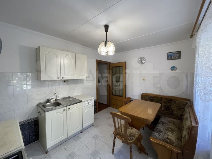 4-к. квартира, 95 м², 3/10 эт.