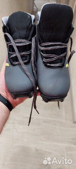 Лыжные ботинки