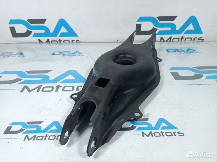 Рычаг задний нижний R L Mercedes W204/W212/W218