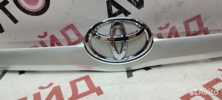 Накладка на багажник Toyota Camry ACV40 2AZ-FE