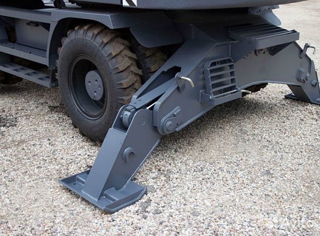 Колёсный экскаватор UMG E140W, 2023