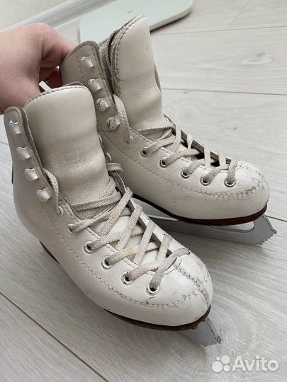 Фигурные коньки wifa 27