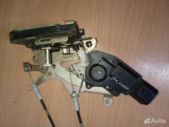 Lifan Solano 620 замок двери задней левой