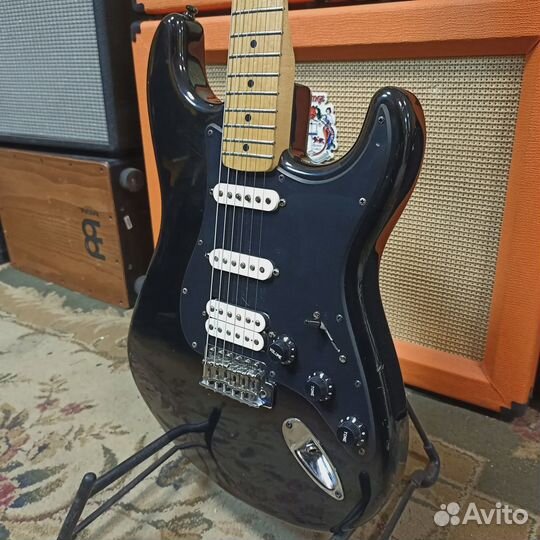 Электрогитара Fender Stratocaster Standard HSS Bla