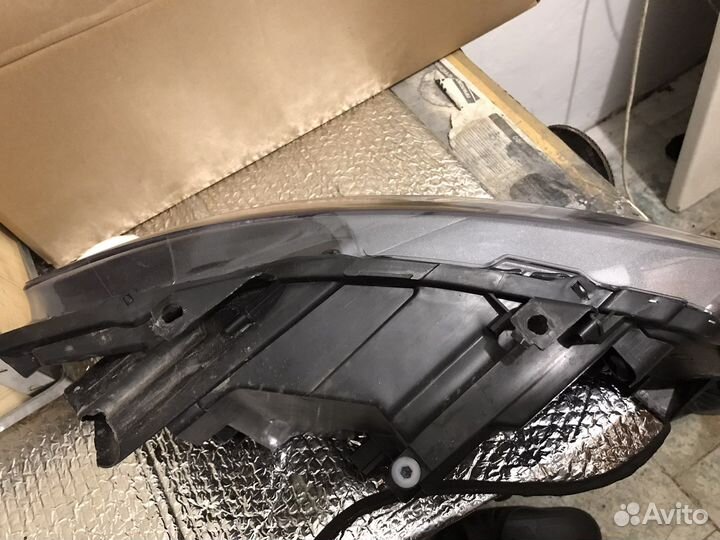 Фары передние Volkswagen Polo 2015