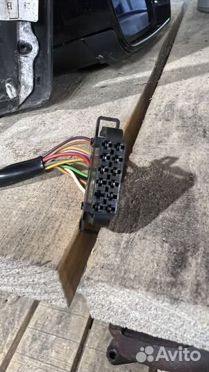 Зеркало правое Skoda Octavia A5 2007г