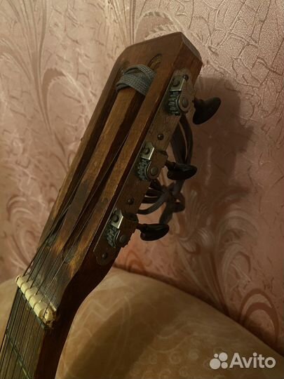 Гитара шестиструнная