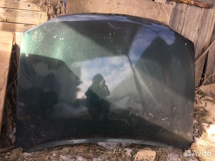 Продам капот на Форд эскорт 1997-2002 г.в