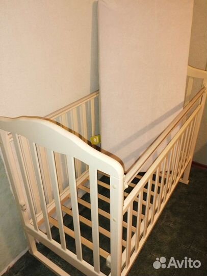 Детская кроватка(колеса-качалка) и матрас Plitex