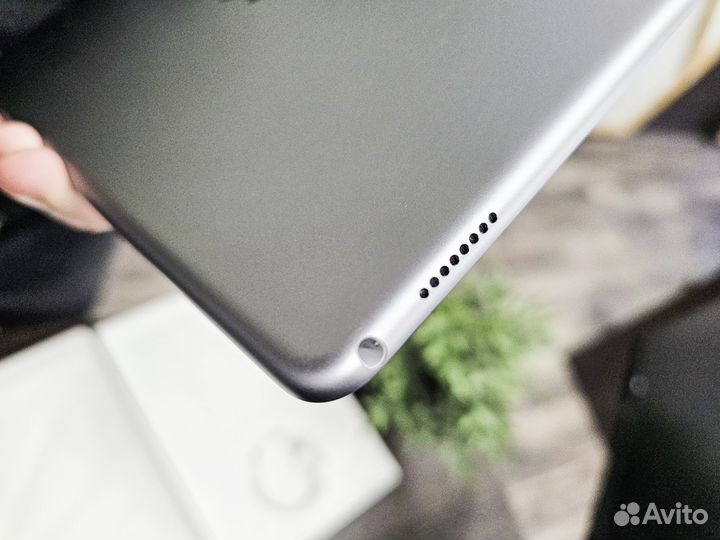 Apple iPad Pro 10.5 64gb Wi-Fi темно-серый iOS 17