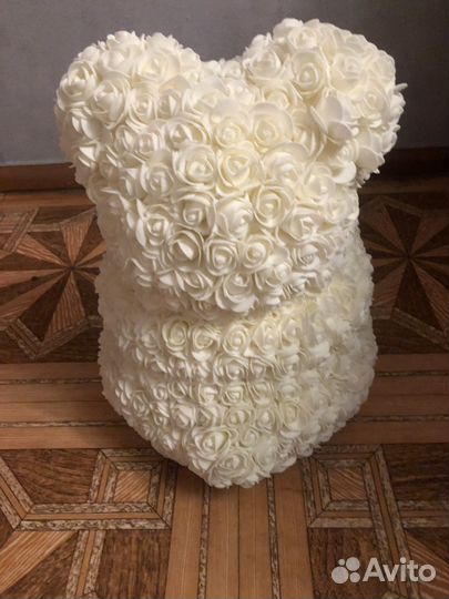 Подарочный мишка из роз