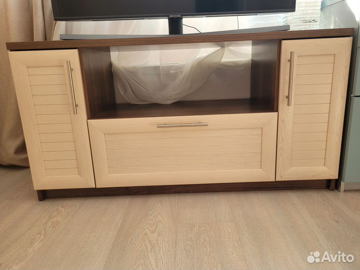 Тумба под телевизор